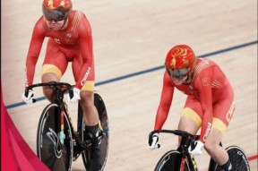 华体会体育-疾风之速！选手拼尽全力勇夺金牌的简单介绍