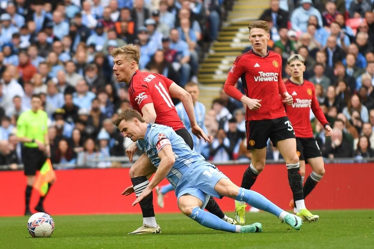 华体会登陆-曼城轻取曼联，贝尔扑点救主英超的简单介绍  第1张