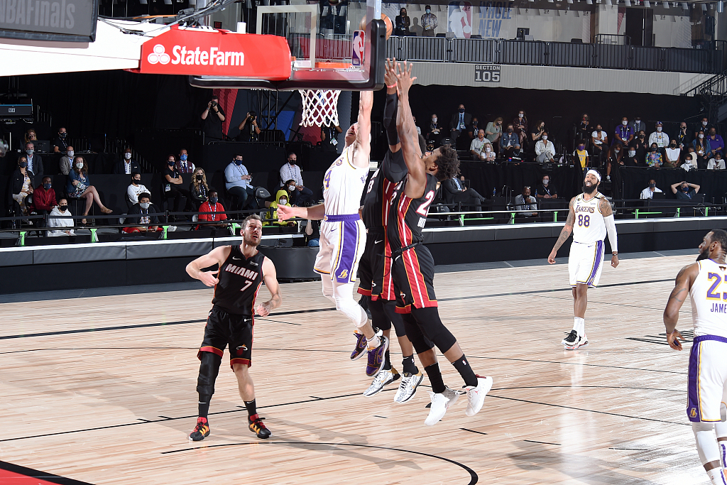 华体会下载-NBA总决赛精彩绝伦，湖人力克热火夺冠的简单介绍  第1张